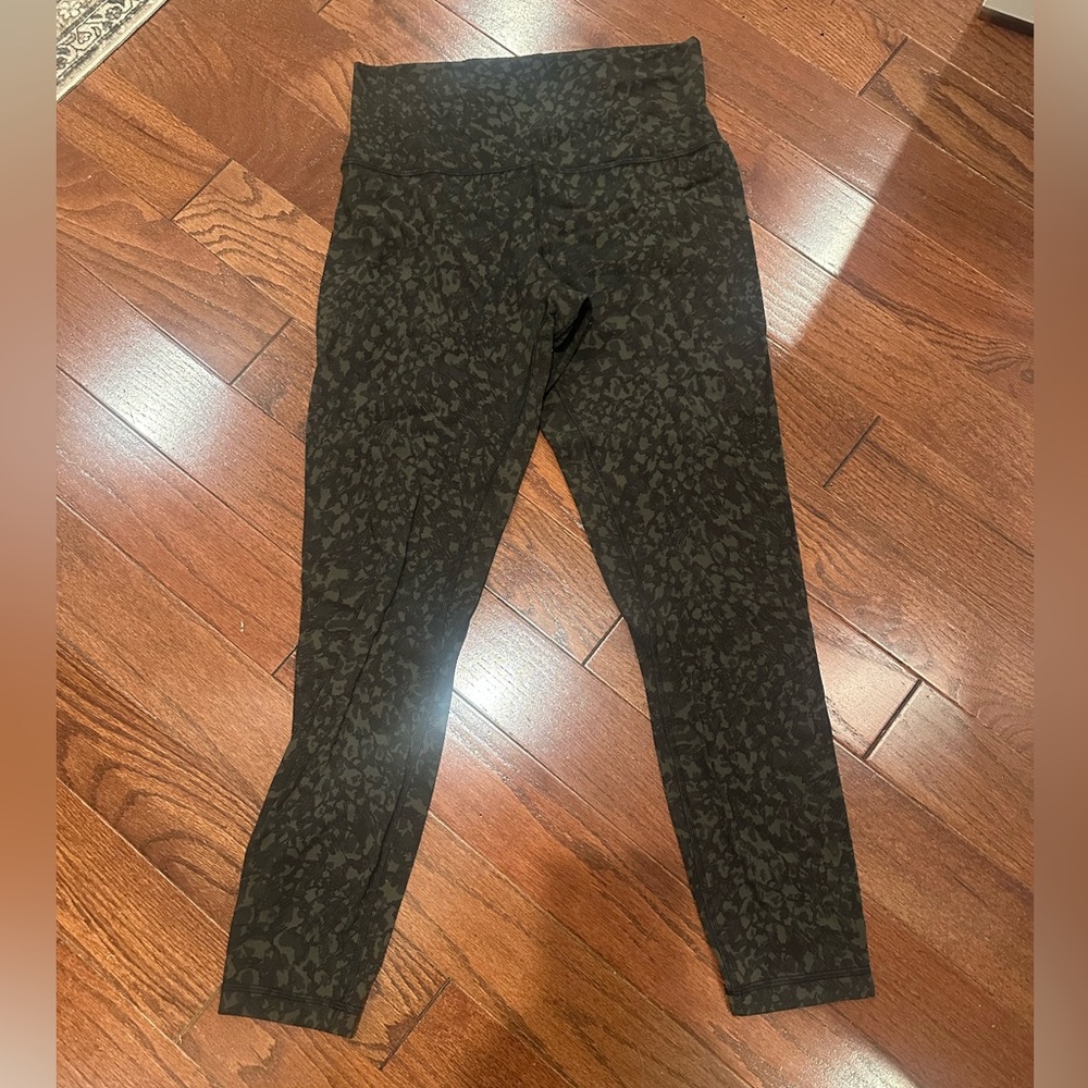 Size 8 Lululemon Aligns in green camo